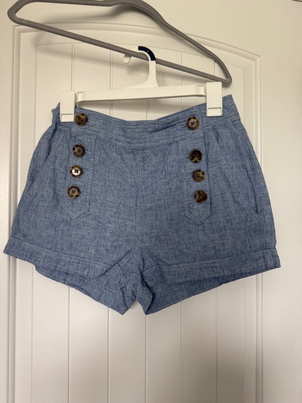 EXPRESS Chambray Sailor Button-Front Women’s Shorts - Blue